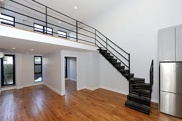 Rented by HCO NY | media 15