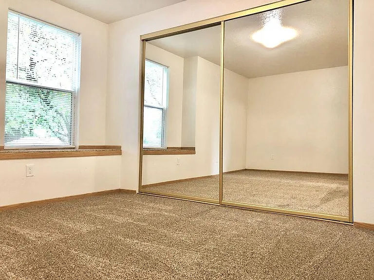 Farisswood Apartments — Photo 13