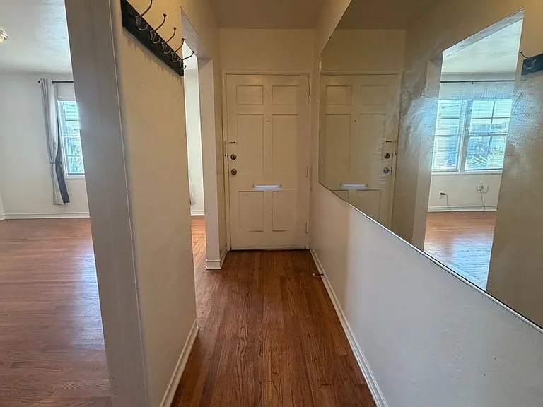 1602 Ashby Ave — Photo 3