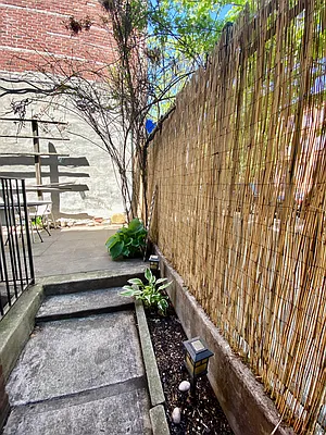 Rented by CMV Realty Inc. | media 3