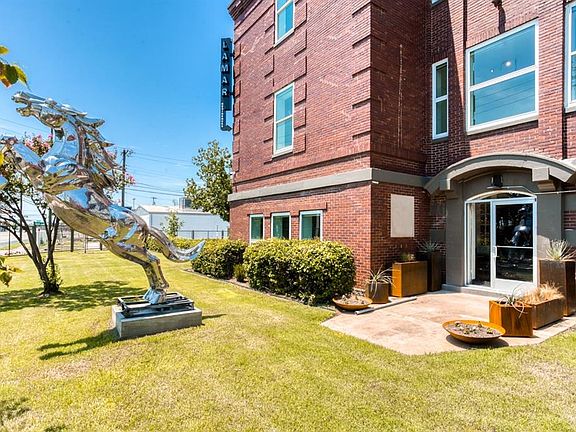 3rd image of 1403 Corinth St #110
