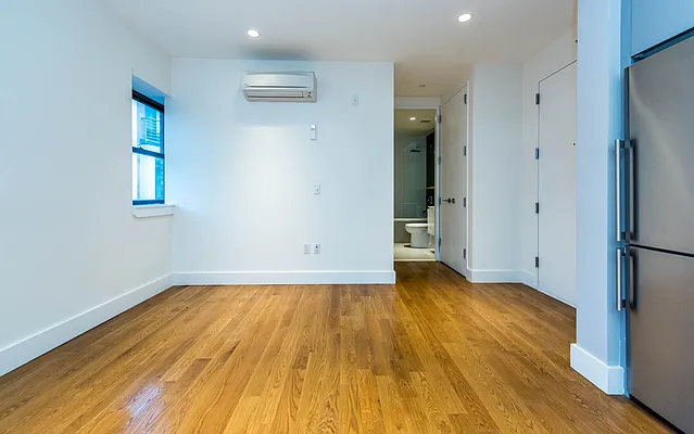 Rented by Nooklyn NYC LLC | media 84