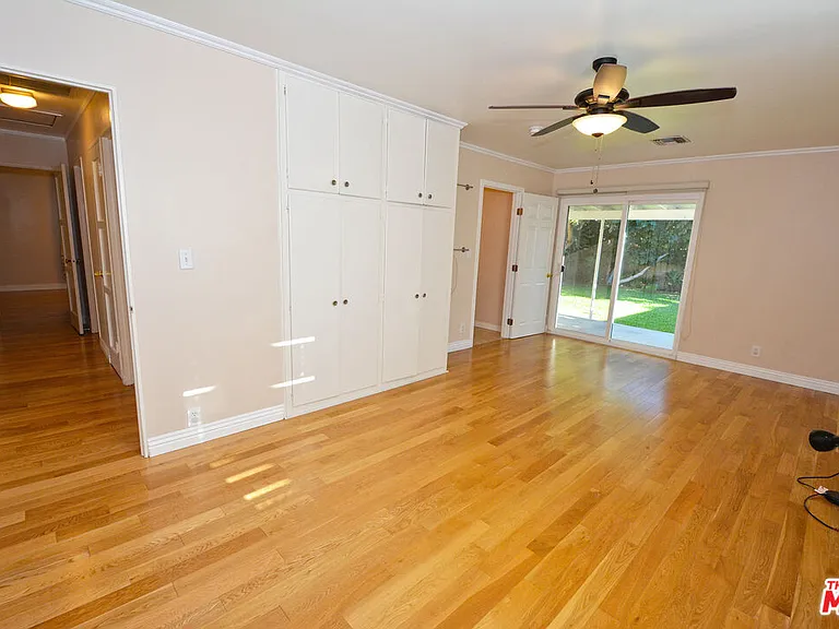 12944 Haynes St — Photo 21