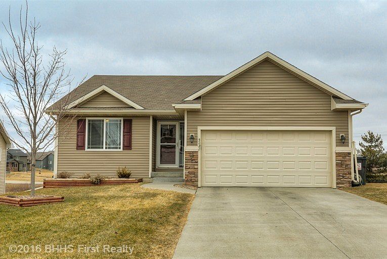 1st image of 5222 NE Hillcrest Dr
