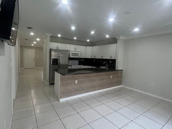 3rd image of 8851 NW 119th St Unit 5102