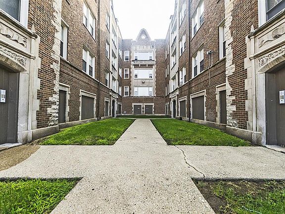 3rd image of 8251 S Ellis Ave #8253-2