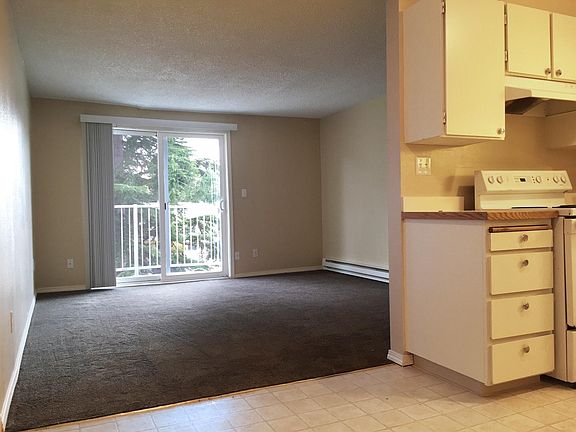 4th image of 11540 Pinehurst Way NE APT 202