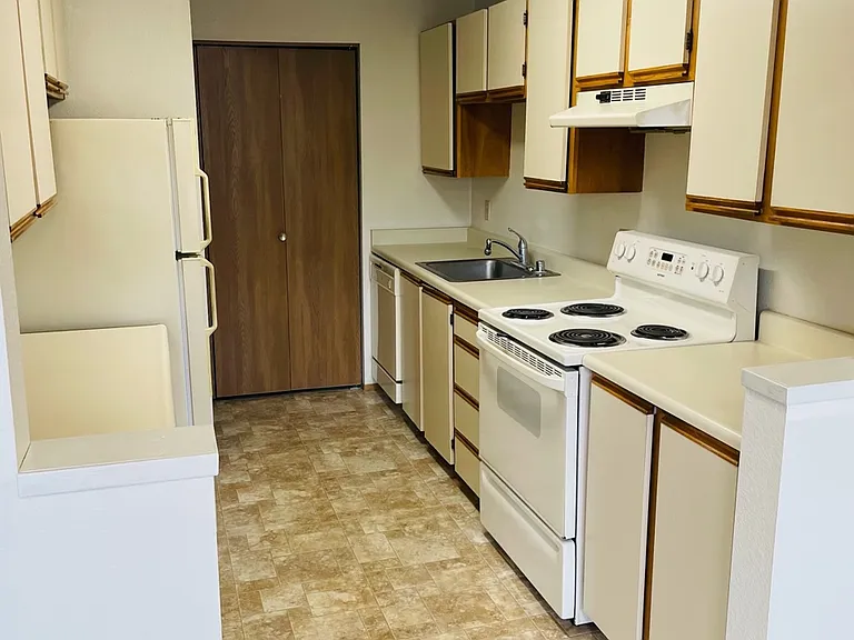 609 S 222nd St #206 — Photo 13