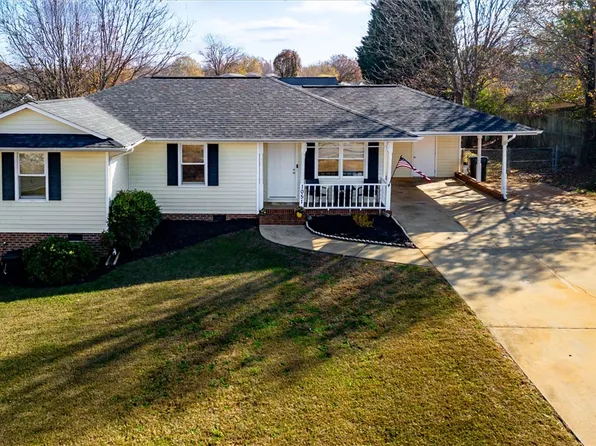 1051 Southfield St, Inman, SC 29349