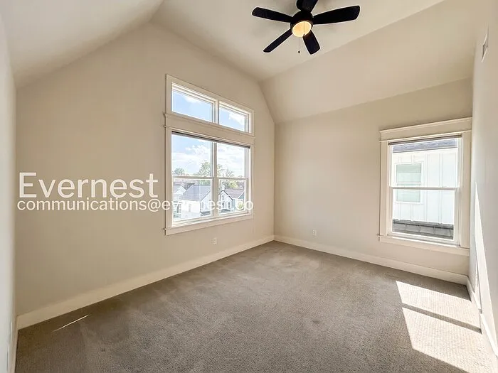 520 Moore Ave — Photo 14