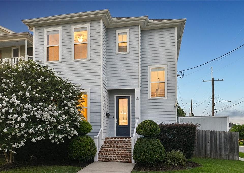 1st image of 203 32nd St