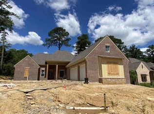 135 Cavanaugh Dr, Madison, MS 39110