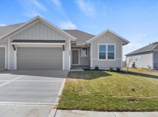 Clover Plan, Falcon Lakes, Basehor, KS 66007