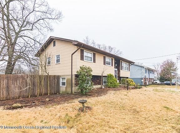 4th image of 581 Fountain Dr