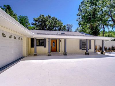 1120 Country Ln, Lutz, FL, 33558