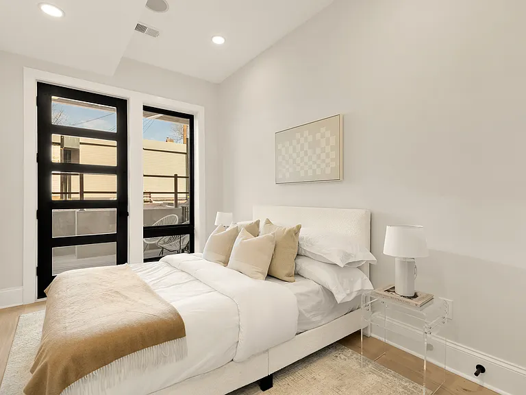 733 Euclid St NW #202 — Photo 14