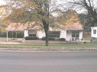2210 N Wood Ave, Florence, AL 35630