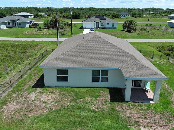 3rd image of 113 Plantation Drive