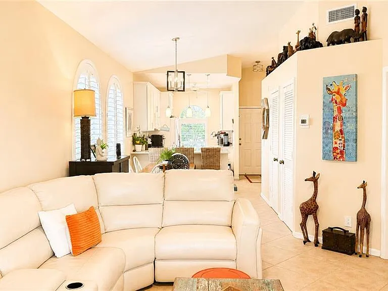 8274 Twelve Oaks Cir #126 — Photo 4
