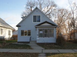 206 5th Ave NW, Mandan, ND 58554