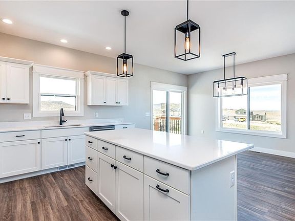 3rd image of 3280 Navarro Dr