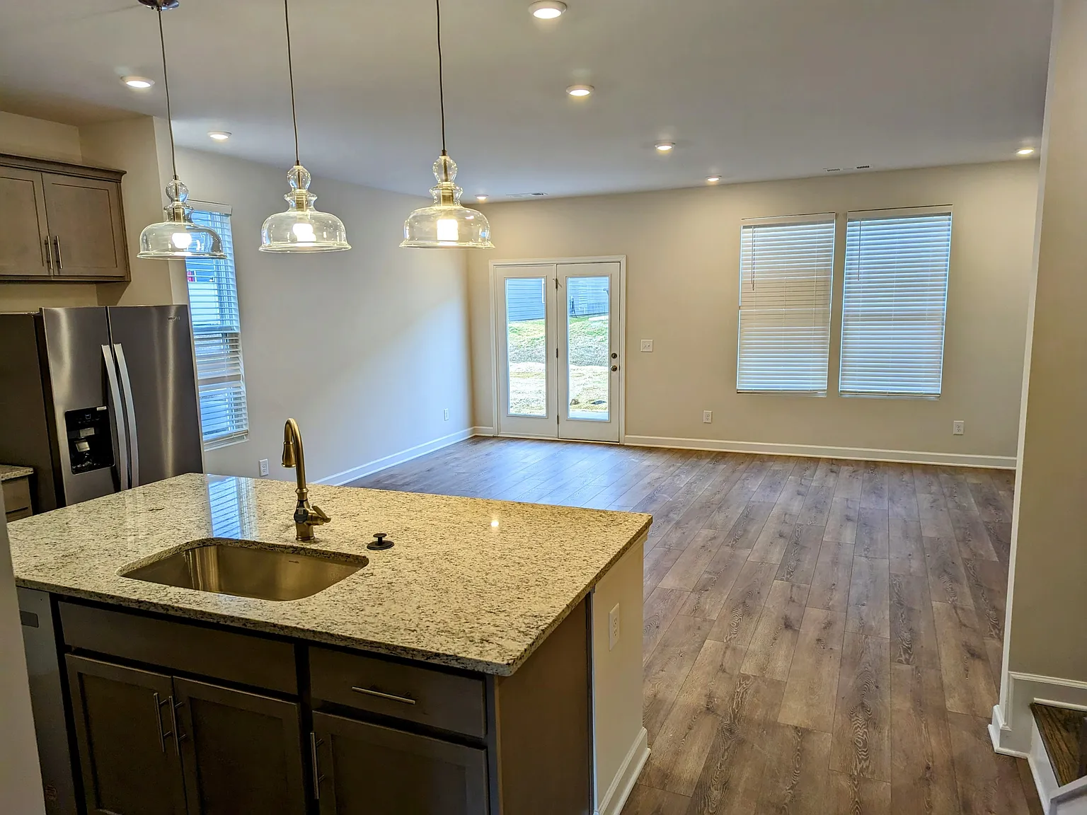 534 Medwyk Drive - 534 — Photo 2