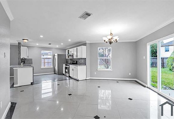 5th image of 7927 Summerfern Ct