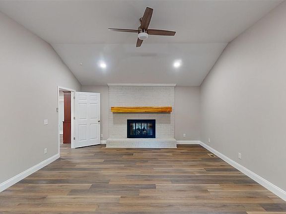 5th image of 312 Kenwood Ave