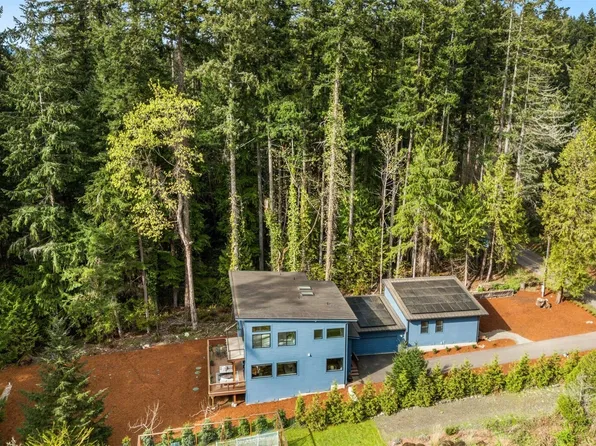 10143 Battle Point Drive NE, Bainbridge Island, WA 98110