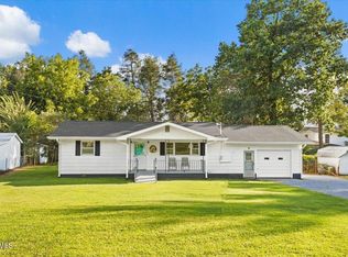 132 Swimming Pool Rd, Hampton, TN 37658