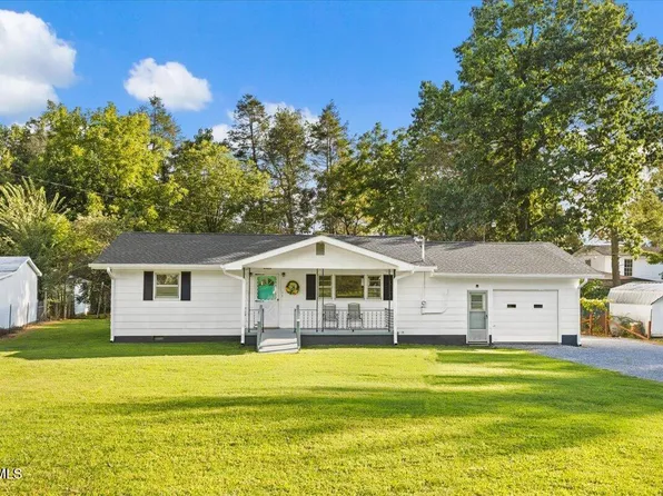 132 Swimming Pool Rd, Hampton, TN 37658