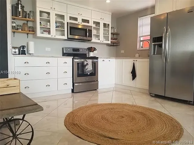 2 bed, 1140 sqft, $2,350 — Photo 2