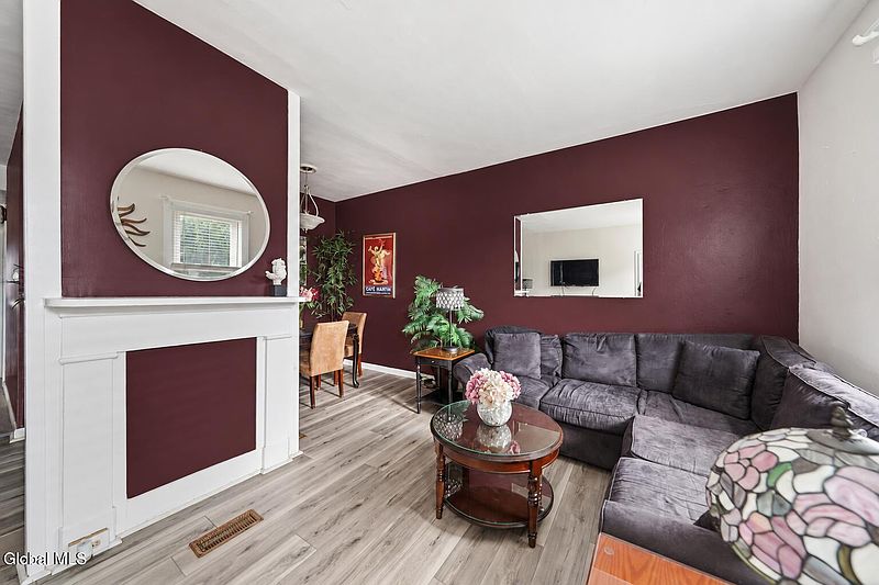 5th image of 24 Clare Avenue