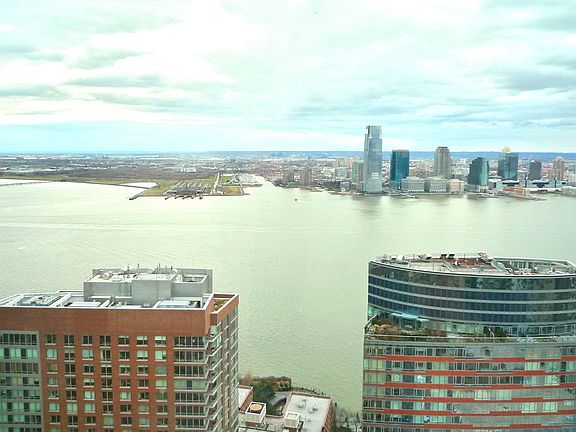 5th image of 20 West St #Penthouse A