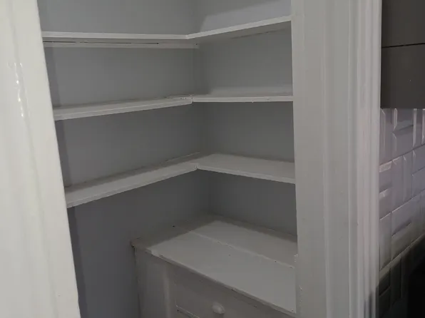Spacious 3-Bedroom with Washer/Dryer Hookup in Hartford