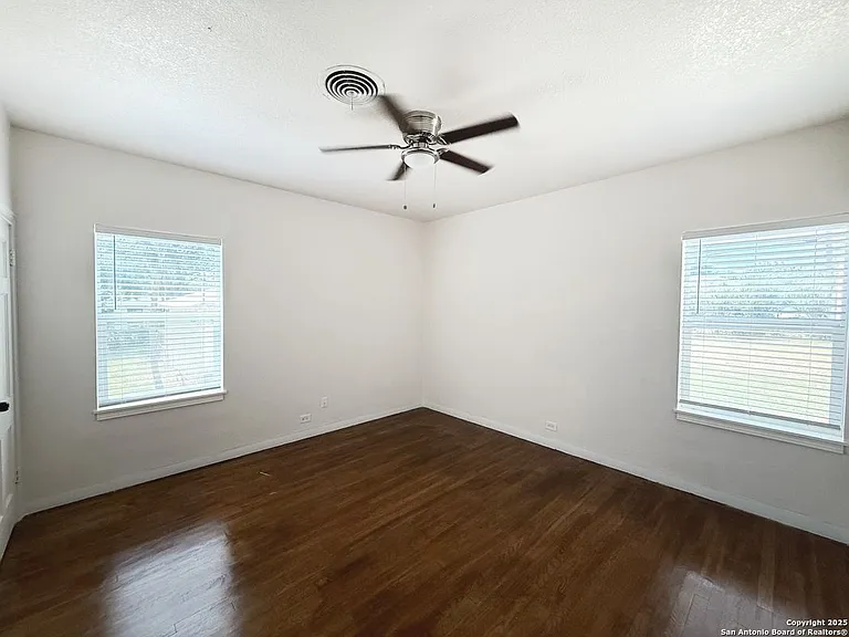 1214 Sutton Dr — Photo 12