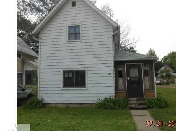 324 N Saginaw St, Owosso, MI 48867