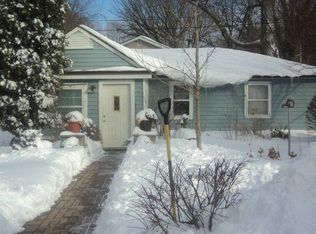 718 Cayuga St, Joliet, IL 60432