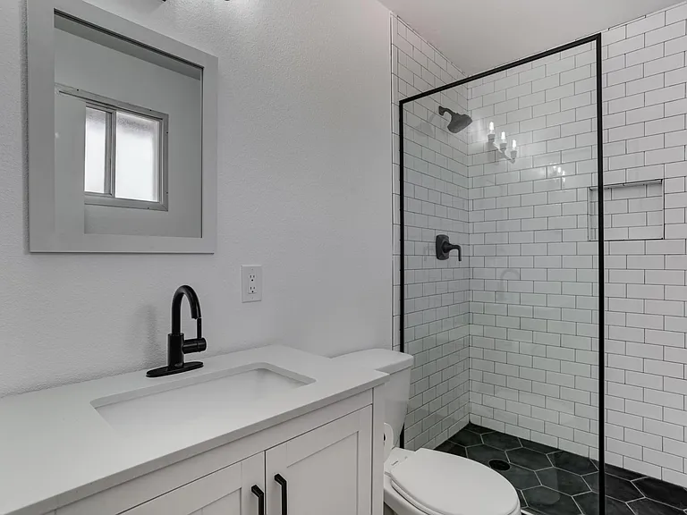2500 E Hermosa Dr — Photo 5