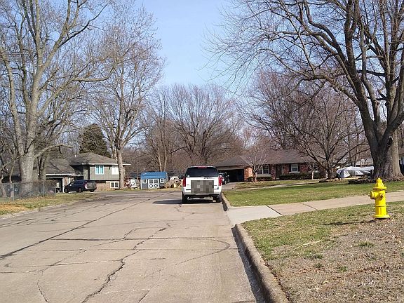 4th image of 838 W Mel O Ct