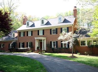 9091 Eaton Park Rd, Great Falls, VA 22066