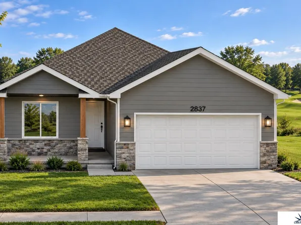 2837 Lakeside Dr, Plattsmouth, NE 68048