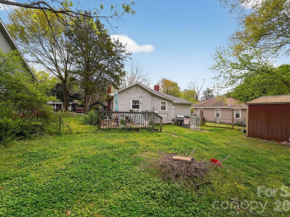 1st image of 1043 Wellman St