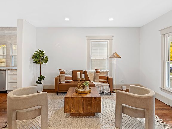 4th image of 4011 Graceland Ave