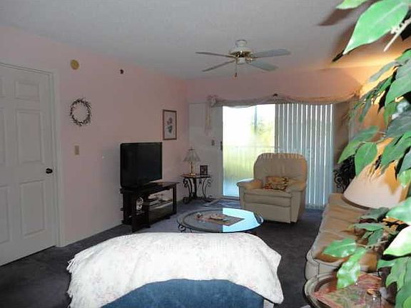 5th image of 9510 Harbor Greens Way APT 204
