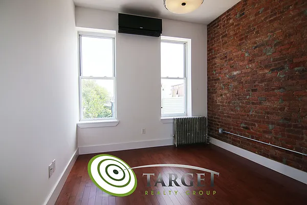 Rented by Target Realty Group | media 15