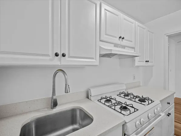 2102 Holland Avenue 6D image 3 of 9