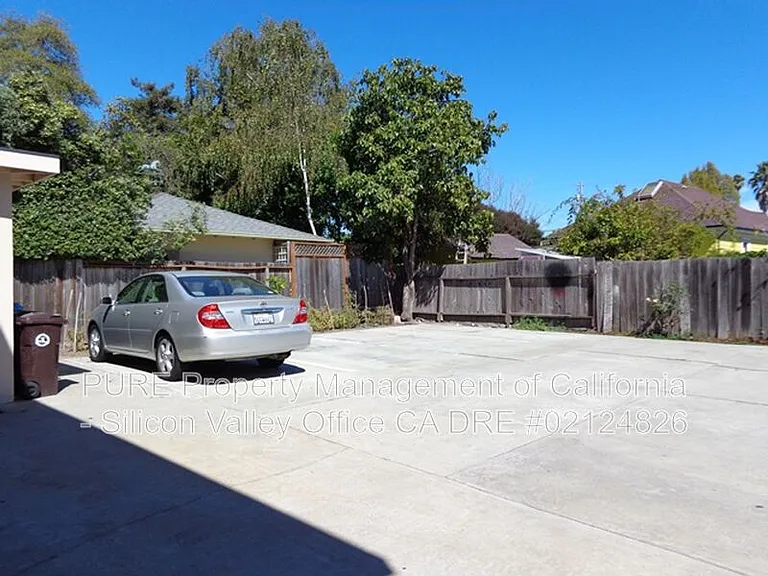 508 Caledonia St #4 — Photo 13
