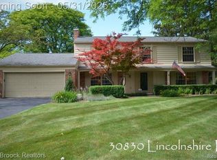 30830 Lincolnshire St E, Franklin, MI 48025