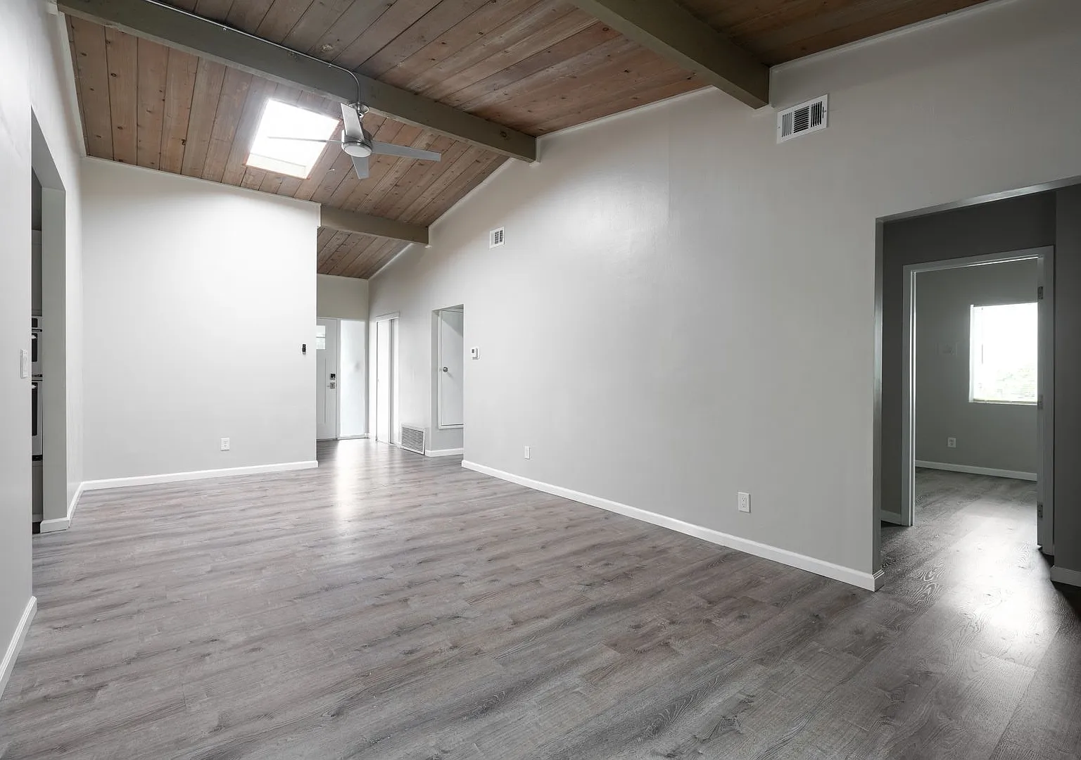 Attached garage! — Photo 4
